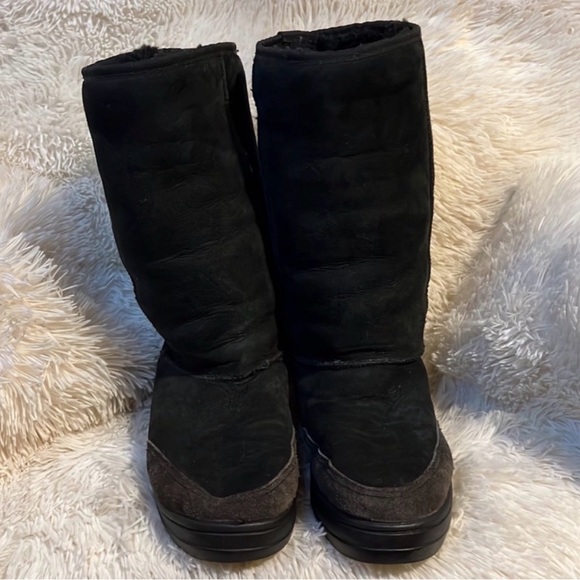 UGG Ultra Tall Revival Boot - Picture 3 of 6